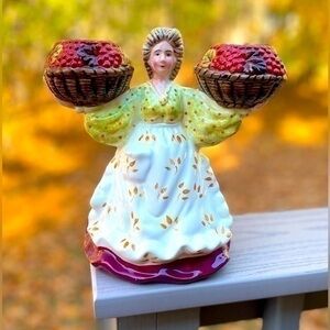 Nantucket Home Holiday Candle holder